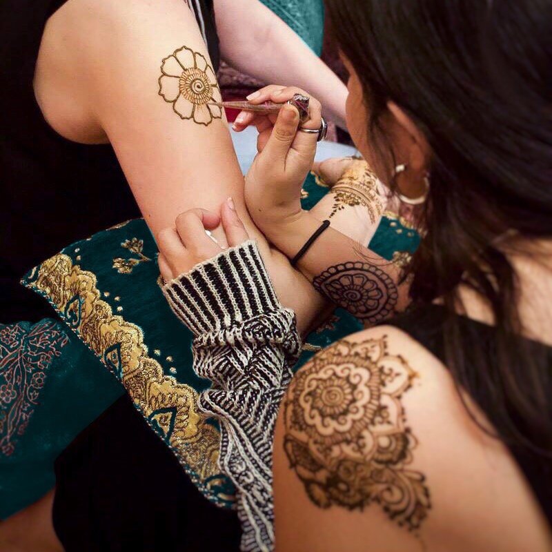 Mehndi Artist Service at Home